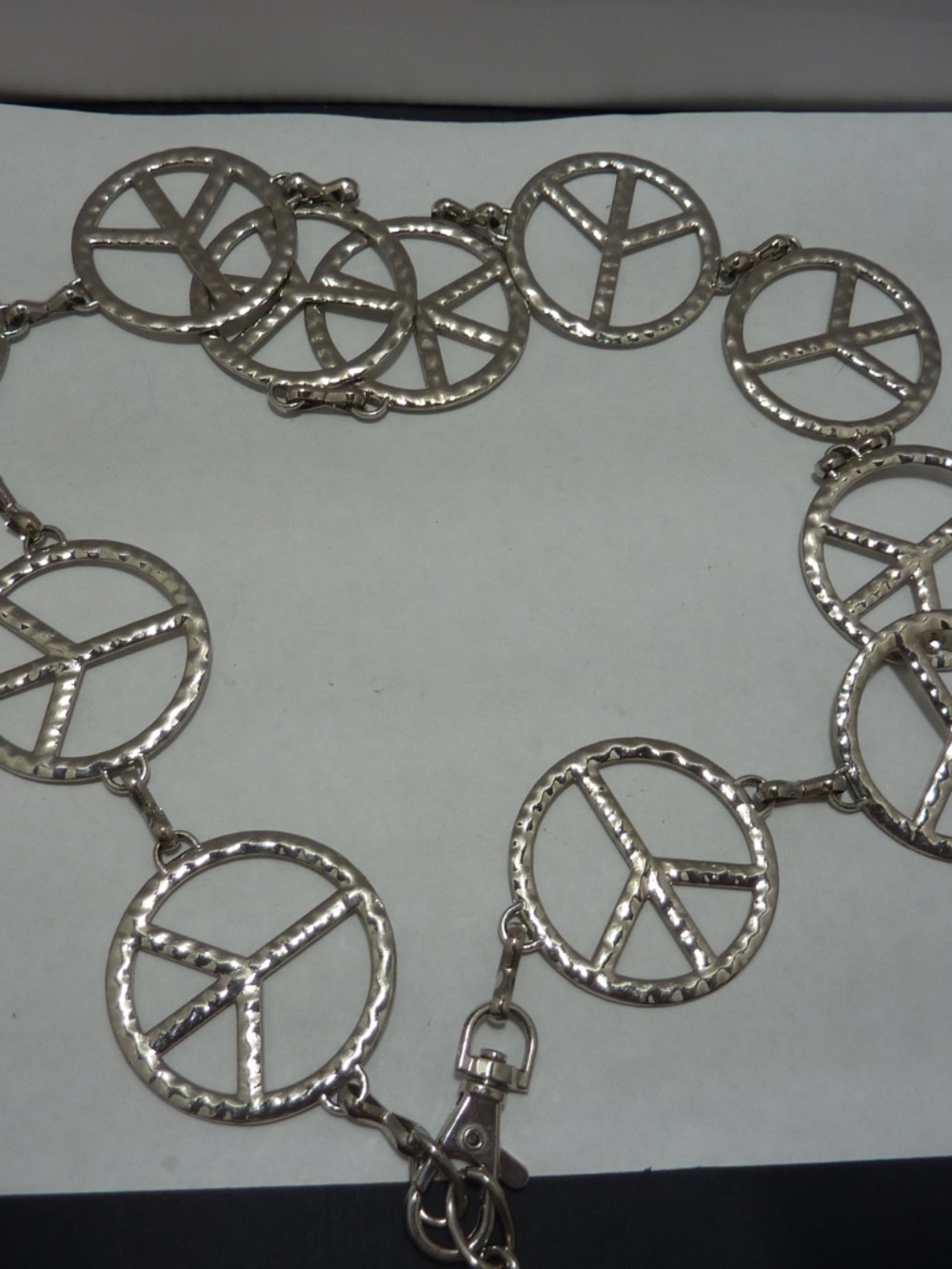 Vintage Peace Sign Belt 43 in Chain Silvertone Metal Unisex Hippie Boho Groovy - Picture 3 of 4